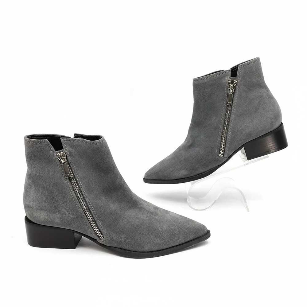 Marc Fisher Gray Suede Bootie | Women’s Size 6, Regular